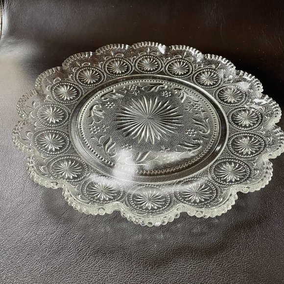 Vintage 60s American Concord Glass Round Plate/Platter with Scalloped Edge - Picture 4 of 5